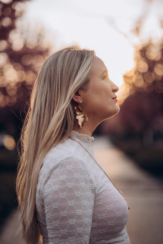 Goldene-Stunde Profilportrait – Studio Rise