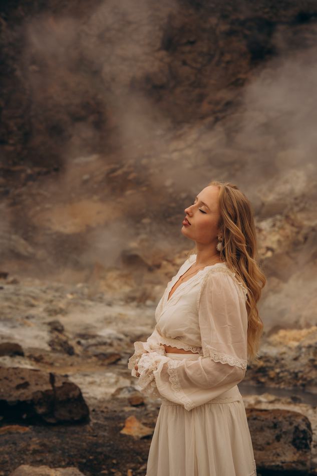 Atmosphärisches Profilportrait im Inselnebel – Studio Rise